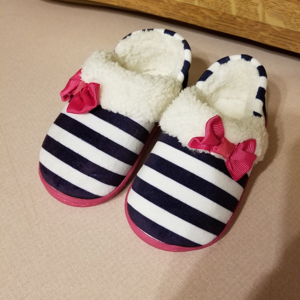 NWOT Toddler Girls Size 7 House Shoes